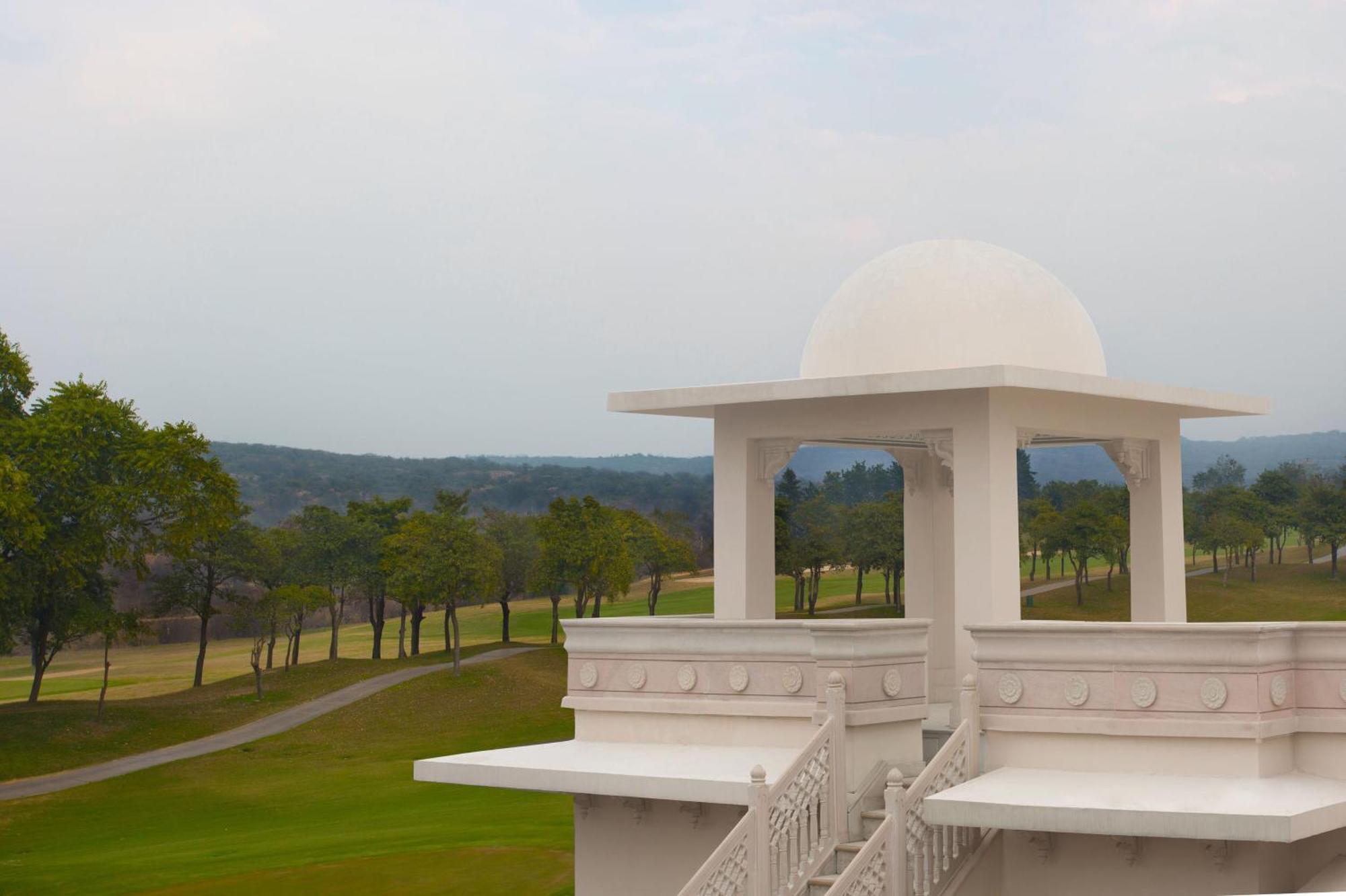 Hotel Itc Grand Bharat, A Luxury Collection Retreat, Gurgaon, New Delhi Capital Region Exterior foto